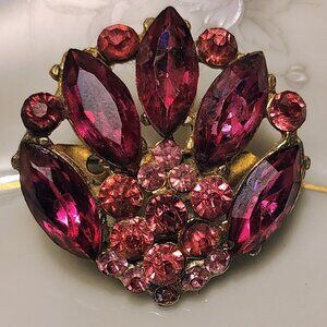 Vintage Rare 60s Unsigned Luxury Pink Rhinestone Brooch Pretty in Pink Fire
